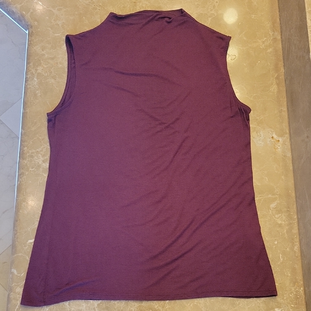 Halogen Burgandy Tank Top with Sleek Design, M